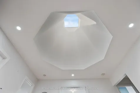 19 Ballgrove Crescent Ajax ON L1T 4Z3