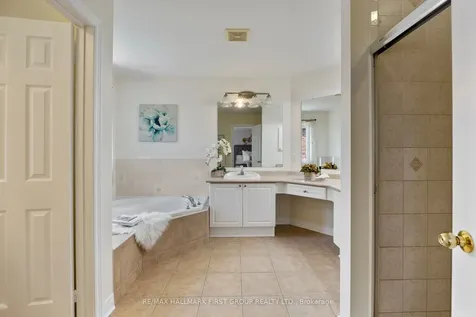 19 Ballgrove Crescent Ajax ON L1T 4Z3