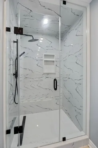 19 Ballgrove Crescent Ajax ON L1T 4Z3