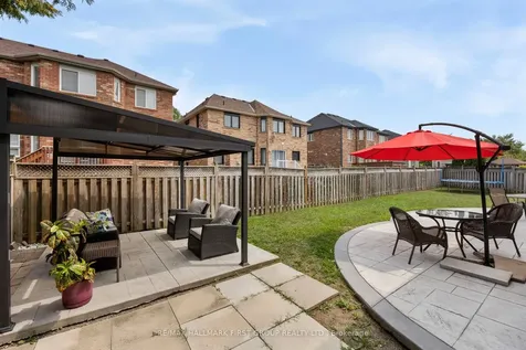 19 Ballgrove Crescent Ajax ON L1T 4Z3