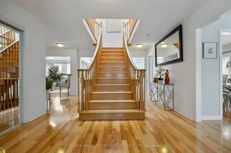 19 Ballgrove Crescent Ajax ON L1T 4Z3