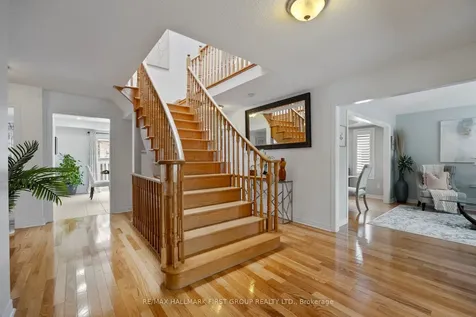 19 Ballgrove Crescent Ajax ON L1T 4Z3