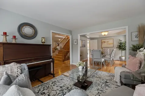 19 Ballgrove Crescent Ajax ON L1T 4Z3