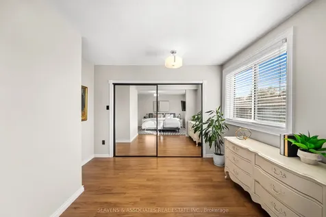 48 Billingsgate Crescent Ajax ON L1S 2R8