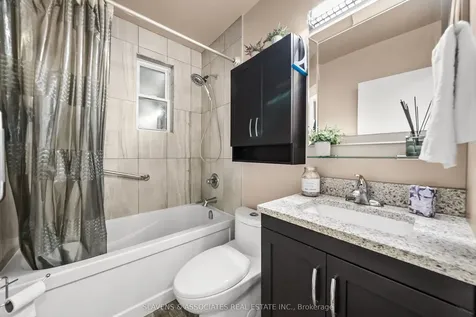 48 Billingsgate Crescent Ajax ON L1S 2R8