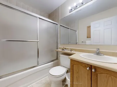 8 Croker Drive E Ajax ON L1S 7T3