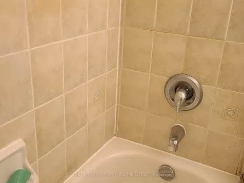 8 Croker Drive E Ajax ON L1S 7T3