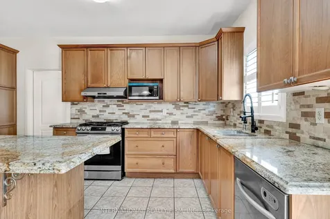 26 Peacock Crescent Ajax ON L1T 0C6