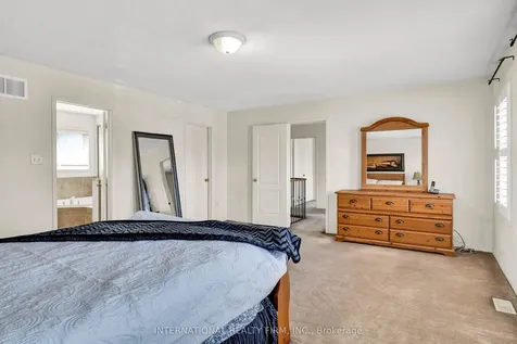 26 Peacock Crescent Ajax ON L1T 0C6