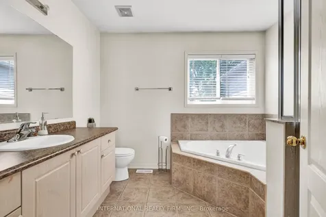 26 Peacock Crescent Ajax ON L1T 0C6