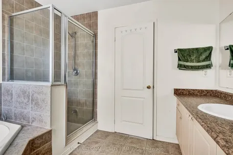 26 Peacock Crescent Ajax ON L1T 0C6