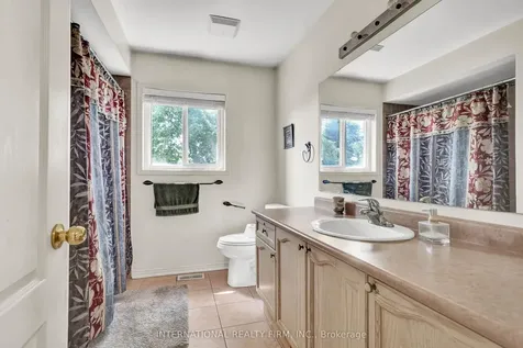 26 Peacock Crescent Ajax ON L1T 0C6