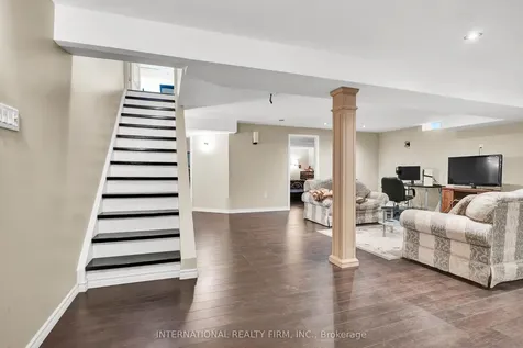 26 Peacock Crescent Ajax ON L1T 0C6