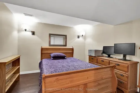 26 Peacock Crescent Ajax ON L1T 0C6