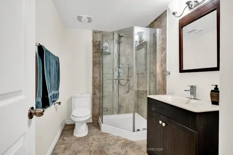 26 Peacock Crescent Ajax ON L1T 0C6