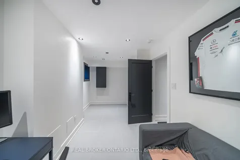 203 Oak Park Avenue Toronto ON M4C 4N2