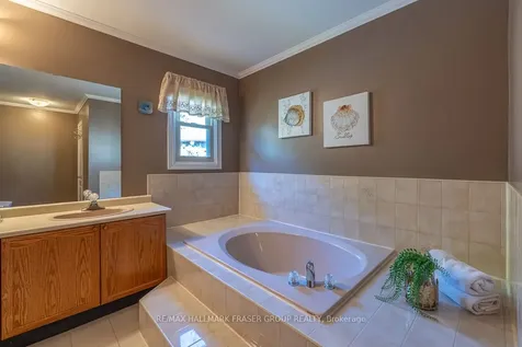 37 Leah Crescent Ajax ON L1T 3J2