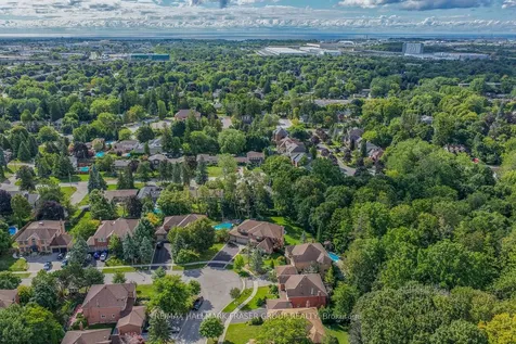 37 Leah Crescent Ajax ON L1T 3J2