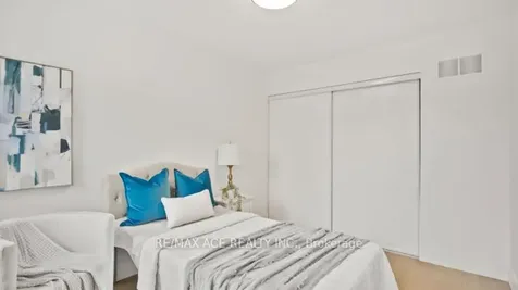 63 Westray Crescent Ajax ON L1Z 0B3