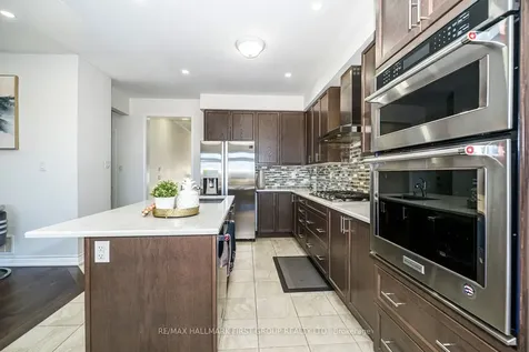 68 Hurst Drive Ajax ON L1T 0N8