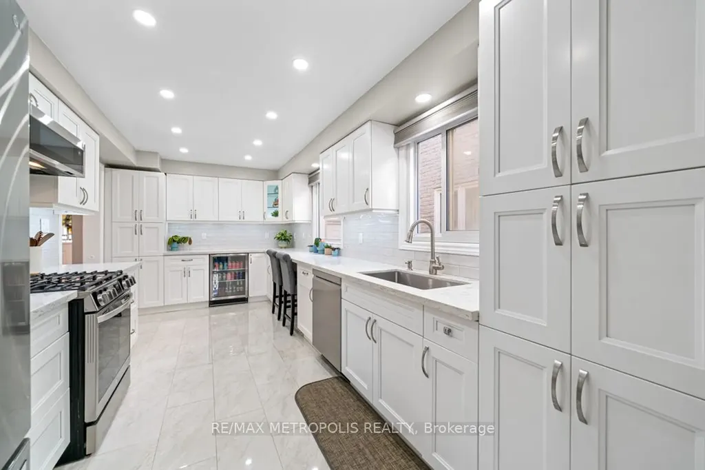 39 Hewitt Crescent Ajax ON L1S 7A6