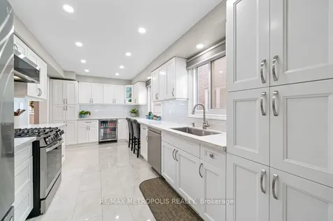 39 Hewitt Crescent Ajax ON L1S 7A6