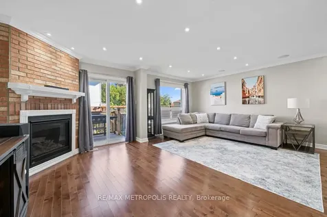 39 Hewitt Crescent Ajax ON L1S 7A6