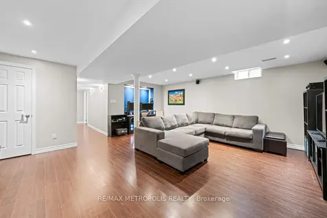 39 Hewitt Crescent Ajax ON L1S 7A6