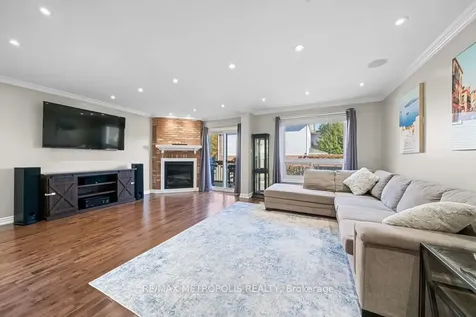 39 Hewitt Crescent Ajax ON L1S 7A6