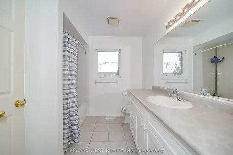 29 O'shea Crescent Ajax ON L1T 4W7