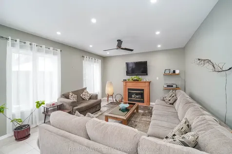 29 O'shea Crescent Ajax ON L1T 4W7