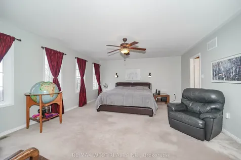 29 O'shea Crescent Ajax ON L1T 4W7