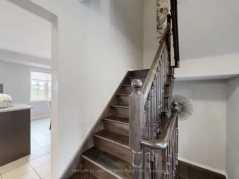 423 Rossland Road E Ajax ON L1Z 0M7