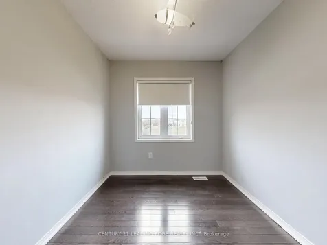 423 Rossland Road E Ajax ON L1Z 0M7