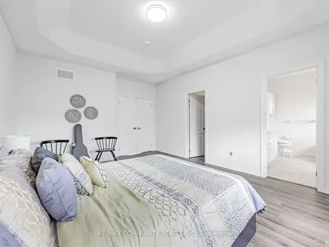 49 Hickling Lane N Ajax ON L1T 0P9