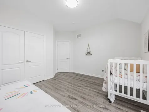 49 Hickling Lane N Ajax ON L1T 0P9