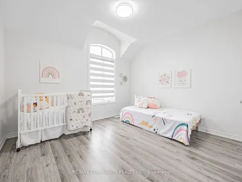 49 Hickling Lane N Ajax ON L1T 0P9