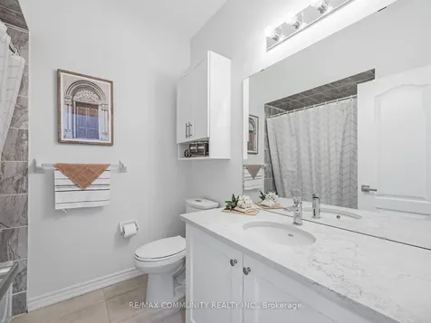 49 Hickling Lane N Ajax ON L1T 0P9