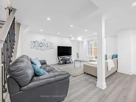 49 Hickling Lane N Ajax ON L1T 0P9