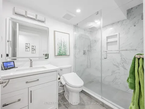 49 Hickling Lane N Ajax ON L1T 0P9