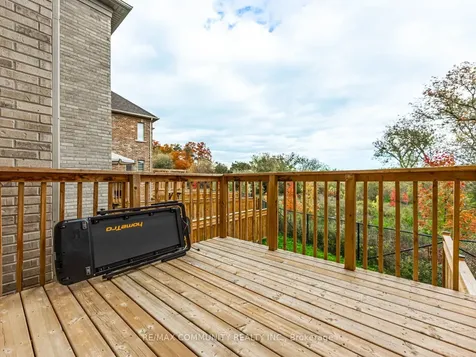 49 Hickling Lane N Ajax ON L1T 0P9