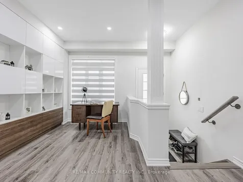 49 Hickling Lane N Ajax ON L1T 0P9