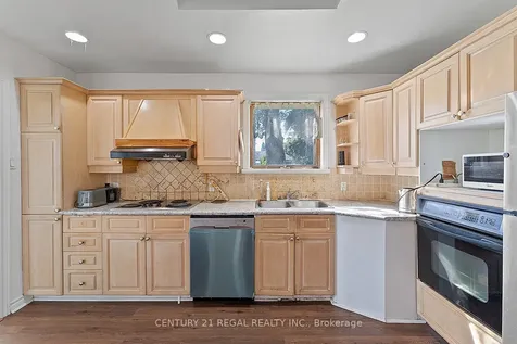 106 Flora Drive Toronto ON M1P 1A8
