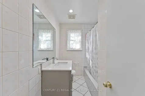 106 Flora Drive Toronto ON M1P 1A8