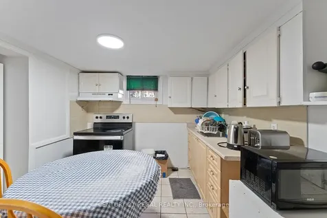 106 Flora Drive Toronto ON M1P 1A8