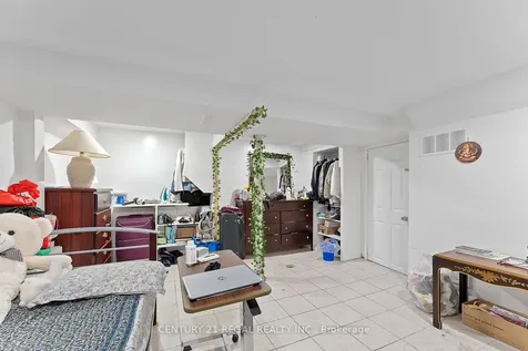 106 Flora Drive Toronto ON M1P 1A8