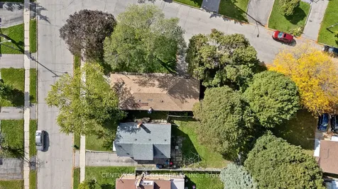 106 Flora Drive Toronto ON M1P 1A8