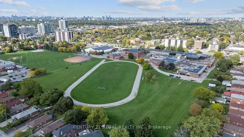 106 Flora Drive Toronto ON M1P 1A8
