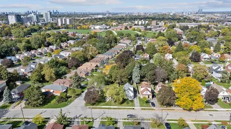 106 Flora Drive Toronto ON M1P 1A8