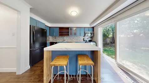 68 Large Crescent Ajax ON L1T 2T1